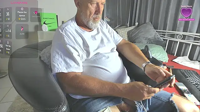 Snapshot of openminddaddy chatting on May 24, 2026, 9:36 pm openminddaddy online show from May 24, 2026, 9:36 pm