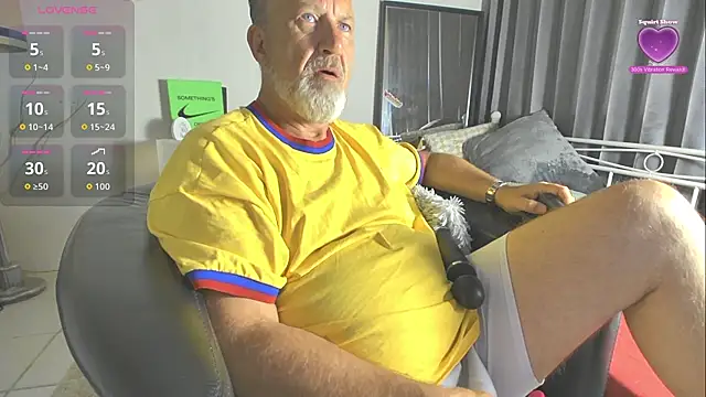 Snapshot of openminddaddy chatting on May 23, 2026, 10:09 pm openminddaddy online show from May 23, 2026, 10:09 pm
