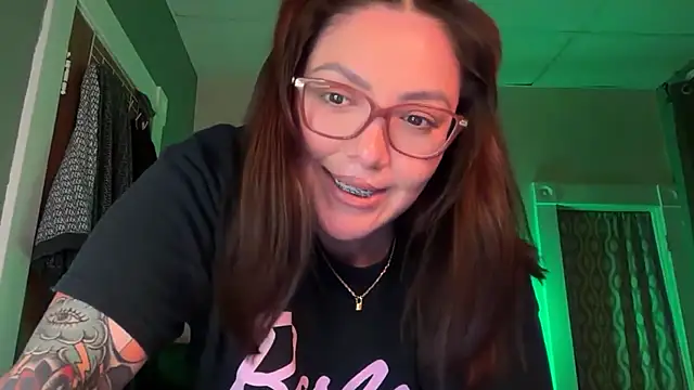 nativepumpkin95 online show from October 28, 2025, 1:28 am