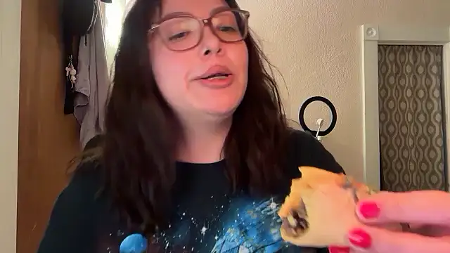 nativepumpkin95 online show from November 11, 2025, 12:16 am