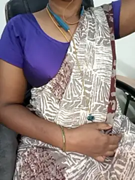Snapshot of Tamil-hotwife chatting on June 15, 2026, 4:45 am Tamil-hotwife online show from June 15, 2026, 4:45 am