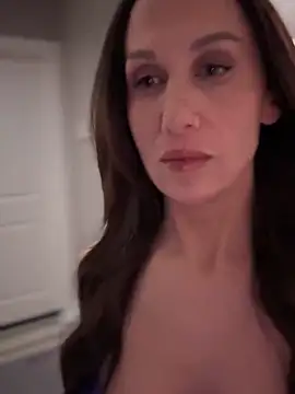 Snapshot of Fiona_Kent_ chatting on March 15, 2025, 12:25 am Fiona Kent online show from March 15, 2025, 12:25 am