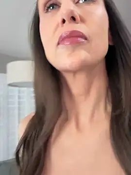 Snapshot of Fiona_Kent_ chatting on February 17, 2025, 11:11 pm Fiona Kent online show from February 17, 2025, 11:11 pm