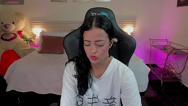 Snapshot of New_Arab_Kingdom chatting on November 26, 2025, 1:27 am New Arab Kingdom online show from November 26, 2025, 1:27 am