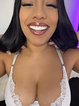 Sara mocca  online show from April 14, 2026, 8:14 pm