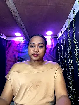 Snapshot of bettina_love chatting on December 3, 2025, 3:29 am bettina love online show from December 3, 2025, 3:29 am