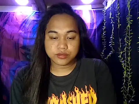 Snapshot of bettina_love chatting on December 1, 2025, 1:45 pm bettina love online show from December 1, 2025, 1:45 pm