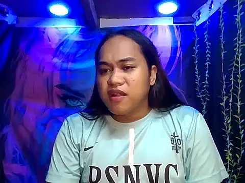 Snapshot of bettina_love chatting on November 24, 2025, 2:39 pm bettina love online show from November 24, 2025, 2:39 pm