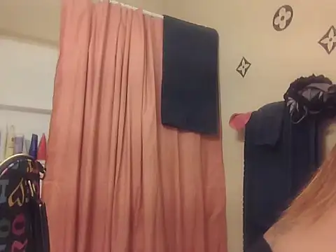 bootiebby online show from November 9, 2025, 12:42 pm