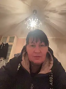 Snapshot of XLindaMilfX chatting on October 27, 2025, 3:35 pm XLindaMilfX online show from October 27, 2025, 3:35 pm