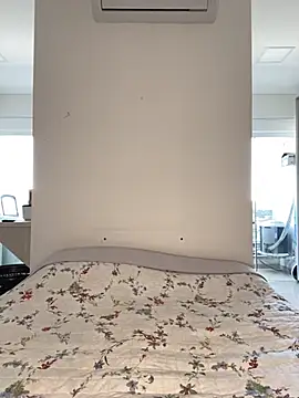 tsuki chan on online show from November 11, 2025, 2:45 pm