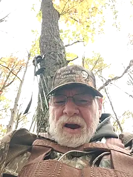 Snapshot of CDforU chatting on October 25, 2025, 7:36 pm CDforU online show from October 25, 2025, 7:36 pm