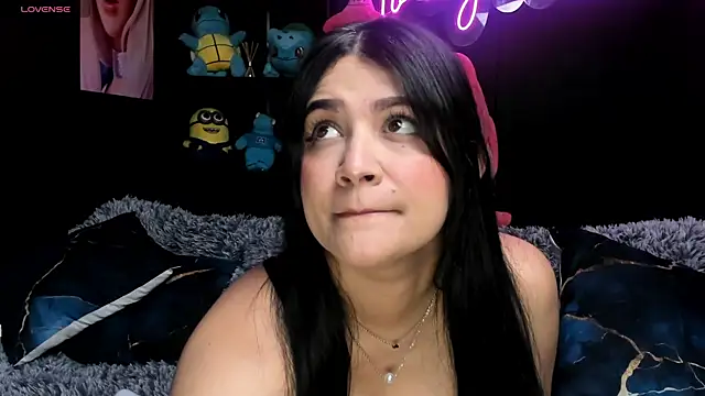 Emilyjhonson 01 online show from October 7, 2025, 2:51 pm