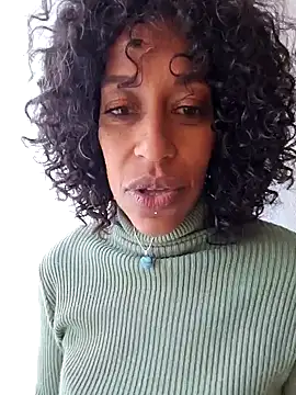 Snapshot of Goldenlace chatting on October 29, 2025, 11:31 am Goldenlace online show from October 29, 2025, 11:31 am