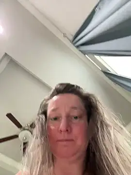 Snapshot of Vivian_MayXxX chatting on March 6, 2025, 9:20 pm Vivian MayXxX online show from March 6, 2025, 9:20 pm