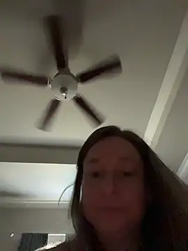 Snapshot of Vivian_MayXxX chatting on October 24, 2025, 7:13 pm Vivian MayXxX online show from October 24, 2025, 7:13 pm