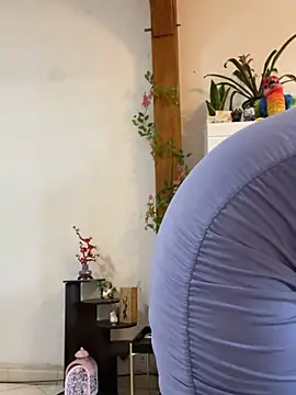 Snapshot of Daisy_Michto_Officiel chatting on February 10, 2025, 4:47 pm Daisy Michto Officiel online show from February 10, 2025, 4:47 pm