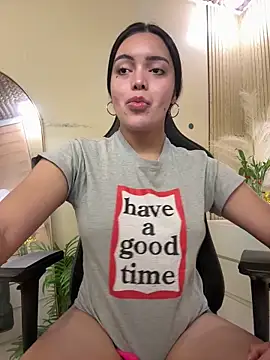 HotstuffCherrySummer online show from February 1, 2026, 7:17 am