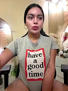 HotstuffCherrySummer online show from November 26, 2025, 7:41 am