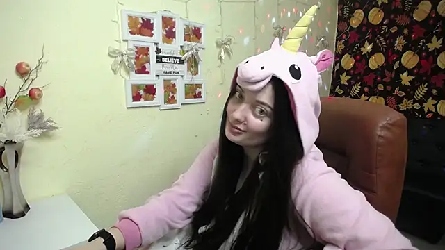 Snapshot of MilanaPrice chatting on December 1, 2025, 7:26 pm MilanaPrice online show from December 1, 2025, 7:26 pm