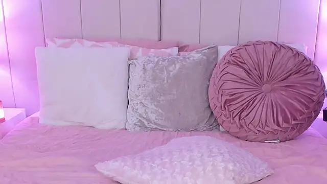 JanneCarter online show from November 29, 2025, 3:34 pm