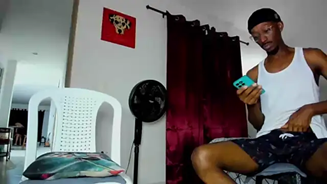 Cloudy pigDude online show from June 18, 2026, 4:44 am