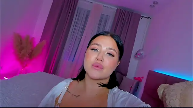 Snapshot of KylieLips chatting on September 18, 2025, 6:55 pm KylieLips online show from September 18, 2025, 6:55 pm