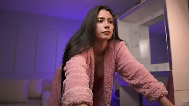 Snapshot of Lauraxx69 chatting on March 11, 2025, 6:52 am Lauraxx69 online show from March 11, 2025, 6:52 am