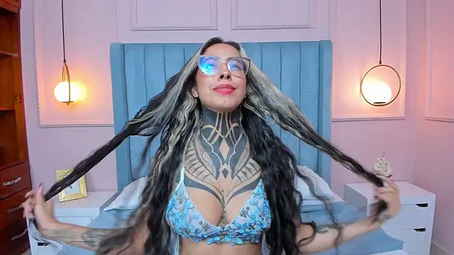 Snapshot of NicoleBlum chatting on March 3, 2025, 11:03 pm NicoleBlum online show from March 3, 2025, 11:03 pm