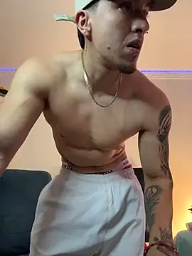Snapshot of strongboy_ chatting on June 13, 2026, 5:00 pm strongboy online show from June 13, 2026, 5:00 pm