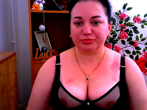 Snapshot of AmanaGi chatting on November 24, 2025, 4:40 pm AmanaGi online show from November 24, 2025, 4:40 pm