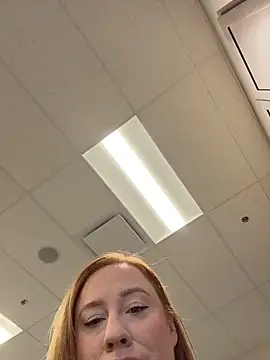 Snapshot of cinnatitties chatting on October 28, 2025, 3:11 pm cinnatitties online show from October 28, 2025, 3:11 pm