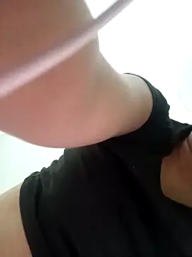 Hotbaby 1523 online show from November 6, 2025, 11:58 am