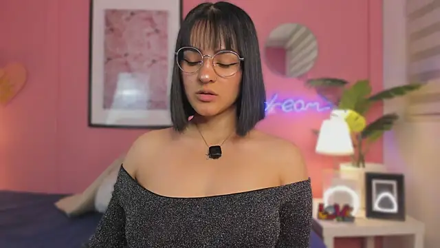 Snapshot of SoySaraa chatting on February 6, 2026, 6:09 am SoySaraa online show from February 6, 2026, 6:09 am