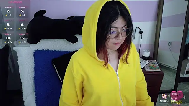Snapshot of Catwhite_ chatting on October 4, 2025, 3:57 pm Catwhite online show from October 4, 2025, 3:57 pm