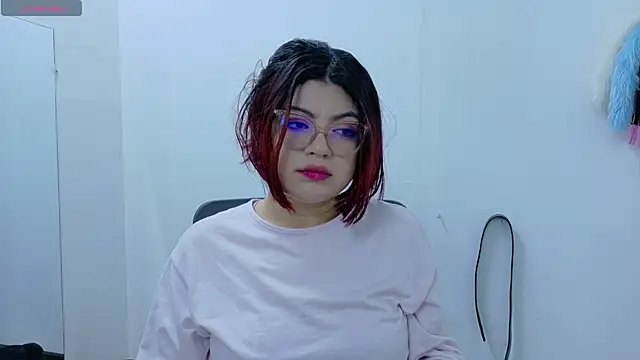 Snapshot of Catwhite_ chatting on March 21, 2025, 1:45 pm Catwhite online show from March 21, 2025, 1:45 pm