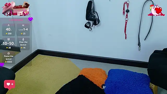 Snapshot of Catwhite_ chatting on February 24, 2025, 6:58 pm Catwhite online show from February 24, 2025, 6:58 pm