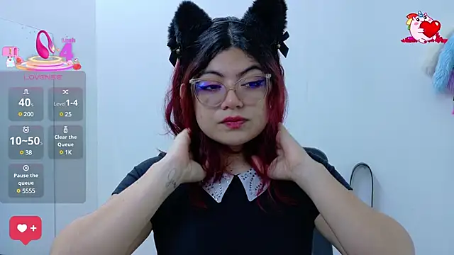 Snapshot of Catwhite_ chatting on March 12, 2025, 12:15 pm Catwhite online show from March 12, 2025, 12:15 pm