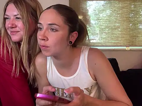 autumnsbedroom online show from February 28, 2026, 8:08 pm