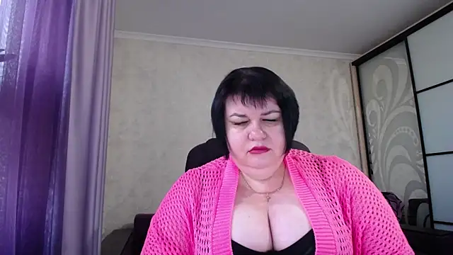 JuicyLady Di online show from October 13, 2025, 4:47 am