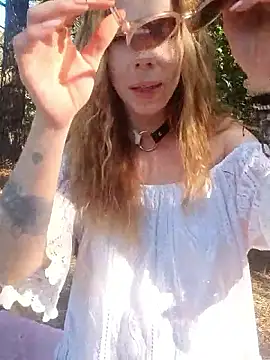 Snapshot of OnnaaH chatting on October 18, 2025, 1:57 pm OnnaaH online show from October 18, 2025, 1:57 pm