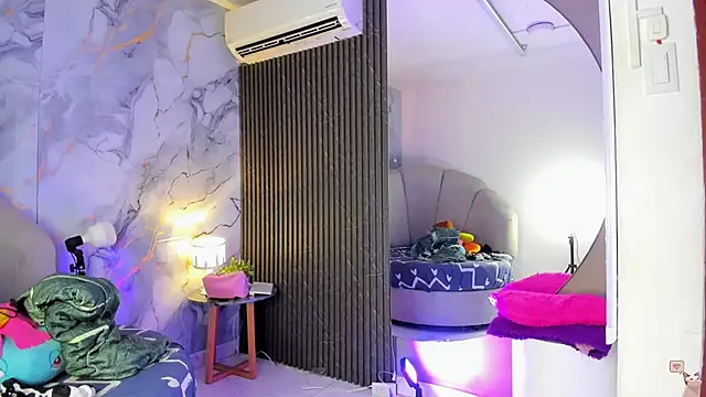 Katemoss70 online show from October 5, 2025, 12:51 pm