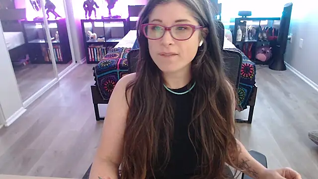 Snapshot of TheLenaAdams chatting on December 17, 2024, 5:36 pm TheLenaAdams online show from December 17, 2024, 5:36 pm