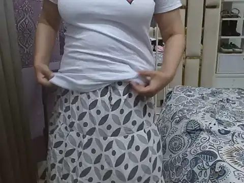 Snapshot of Lovelywife786 chatting on June 21, 2026, 10:59 pm Lovelywife786 online show from June 21, 2026, 10:59 pm
