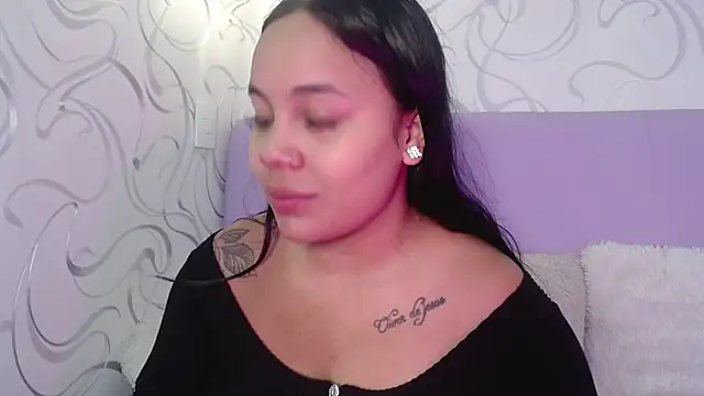 EmilyQueen3x online show from November 5, 2025, 2:31 pm