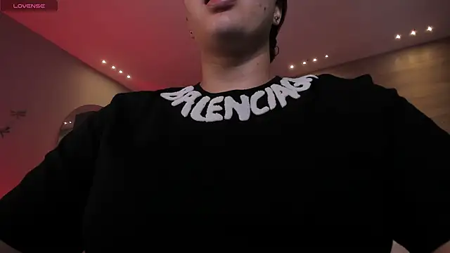 Snapshot of MartinnaBonnet chatting on March 4, 2025, 10:46 am MartinnaBonnet online show from March 4, 2025, 10:46 am