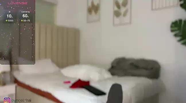 IvyOlivia online show from February 9, 2025, 12:28 am