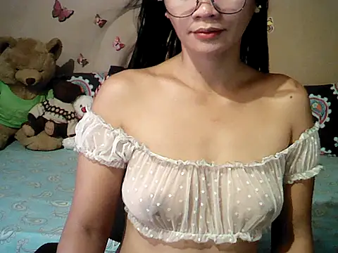 Mia Rein online show from April 6, 2026, 1:56 am