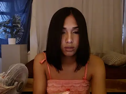 Snapshot of TSqueenOfCUM chatting on July 13, 2026, 9:19 am TSqueenOfCUM online show from July 13, 2026, 9:19 am