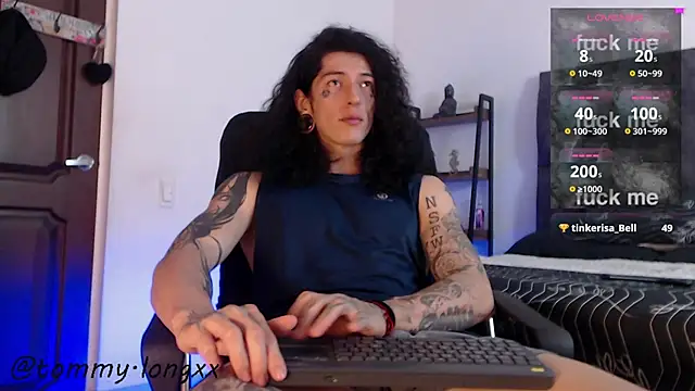 tommylongxx online show from October 16, 2025, 2:42 am